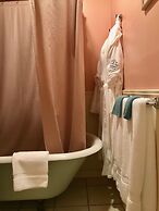 The Gables Inn Bed & Breakfast