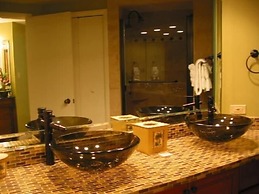 Surfside 1210 2 Bedroom Apartment by BnD