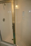 Waterscape 1 Bedroom Apartment by BnD