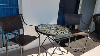 Waterscape 1 Bedroom Apartment by BnD