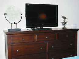 Waterscape 1 Bedroom Apartment by BnD