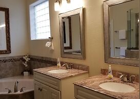 High Tide 7 Bedroom Apartment by BnD