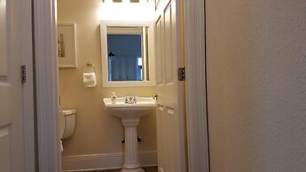 High Tide 7 Bedroom Apartment by BnD