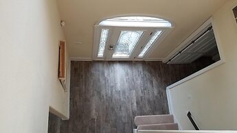 High Tide 7 Bedroom Apartment by BnD