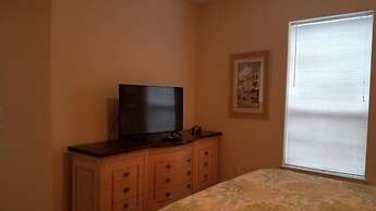 High Tide 7 Bedroom Apartment by BnD