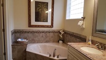 High Tide 7 Bedroom Apartment by BnD