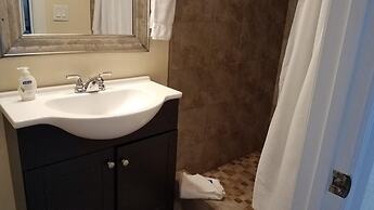 High Tide 7 Bedroom Apartment by BnD