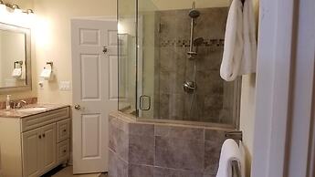 High Tide 7 Bedroom Apartment by BnD