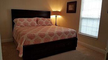 High Tide 7 Bedroom Apartment by BnD