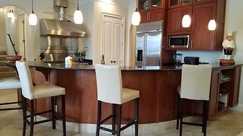 Anchor Down 6 Bedroom Apartment by BnD