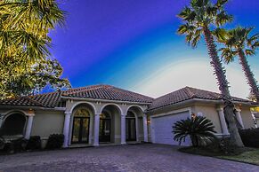 Anchor Down 6 Bedroom Apartment by BnD