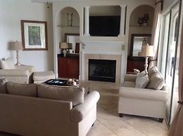 Anchor Down 6 Bedroom Apartment by BnD