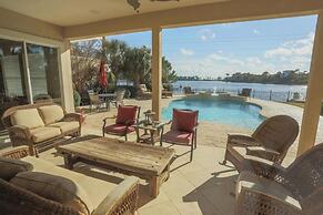 Anchor Down 6 Bedroom Apartment by BnD