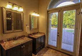 Anchor Down 6 Bedroom Apartment by BnD