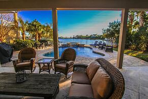 Anchor Down 6 Bedroom Apartment by BnD