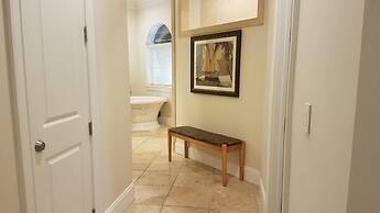 Anchor Down 6 Bedroom Apartment by BnD