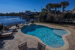 Anchor Down 6 Bedroom Apartment by BnD