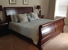 Anchor Down 6 Bedroom Apartment by BnD