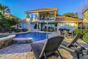 Anchor Down 6 Bedroom Apartment by BnD