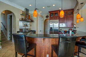 Anchor Down 6 Bedroom Apartment by BnD