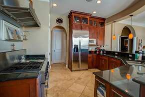 Anchor Down 6 Bedroom Apartment by BnD