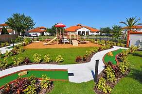 133 High Grove House 5 Bedroom by Florida Star