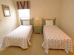 148 High Grove House 4 Bedroom by Florida Star