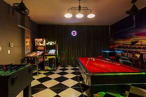 174 Watersong House 6 Bedroom by Florida Star