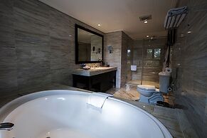 The Chi Boutique Hotel