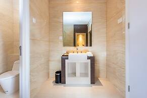 Le Eminence Hotel Convention & Resort Ciloto - Puncak