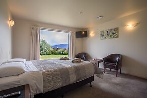 Loch Vista Lake View Villa Accommodation