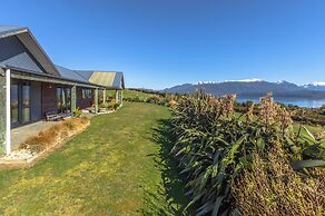 Loch Vista Lake View Villa Accommodation