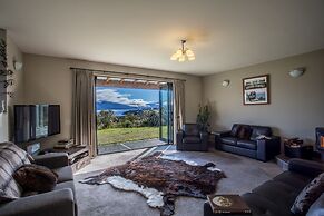 Loch Vista Lake View Villa Accommodation