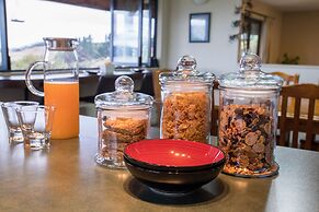 Loch Vista Lake View Villa Accommodation