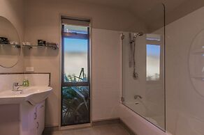 Loch Vista Lake View Villa Accommodation