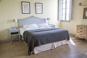 Château Saint Pierre de Serjac