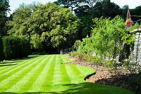 Miskin Manor Hotel And Health Club
