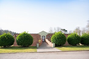 Miskin Manor Hotel And Health Club