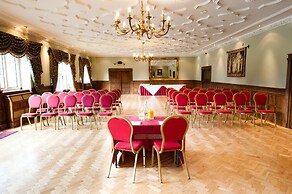 Miskin Manor Hotel And Health Club