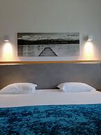 Whales Bay Hotel