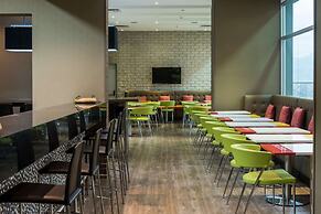 Hampton by Hilton Medellin