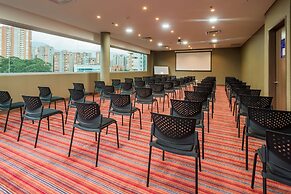Hampton by Hilton Medellin