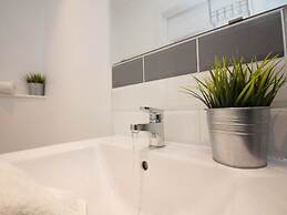 Beddoe Apartments