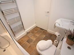 Beddoe Apartments