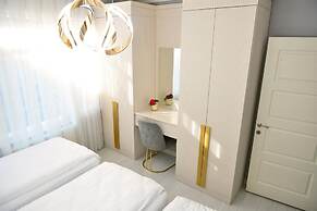 Bright Apart Hotel