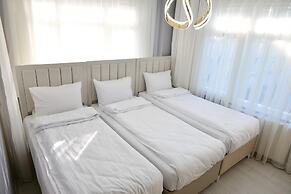 Bright Apart Hotel