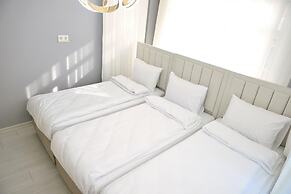 Bright Apart Hotel
