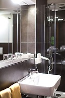 SL'otel - Budget