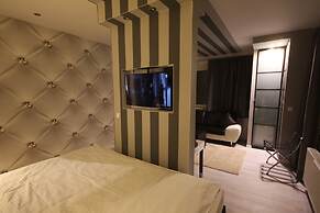 SL'otel - Budget