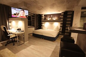 SL'otel - Budget